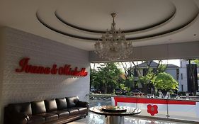 I&M Hotel Billiard